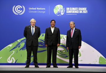 Prime Minister Boris Johnson and Antonio Guterres, Secretary-General of the United Nations, greet Luis Arce, President of Bolivia, at COP26 World Leaders Summit of the 26th United Nations Climate Change Conference at the SEC, Glasgow. Photograph: Karwai Tang/ UK Government
